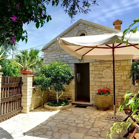Petrino - A Nest! Holiday home *