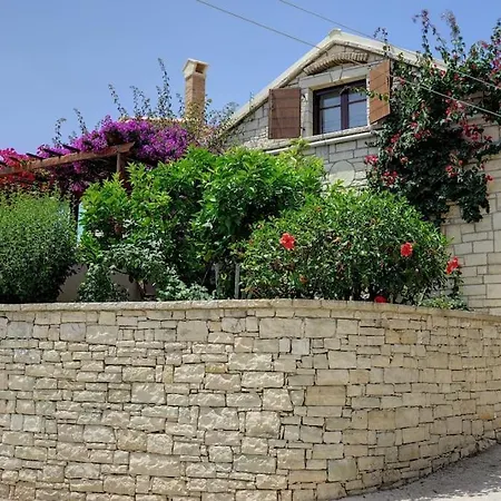 Petrino - A Nest! Holiday home